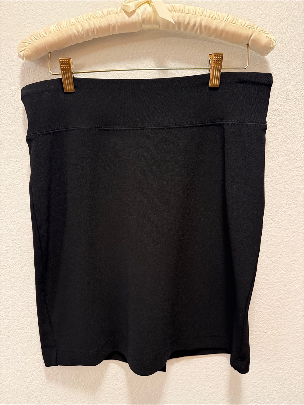Boston Proper Black Pull-up Pencil Skirt
